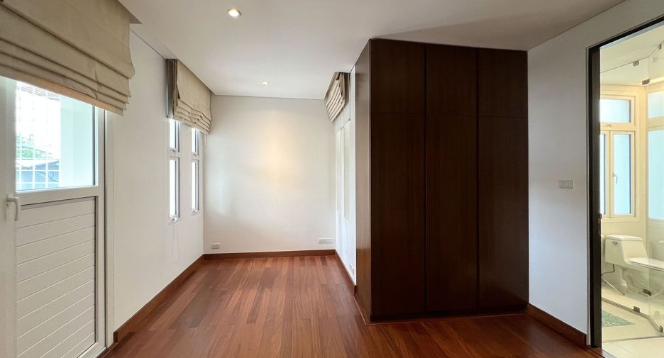 For rent 4 ベッドルーム house in Watthana, Bangkok