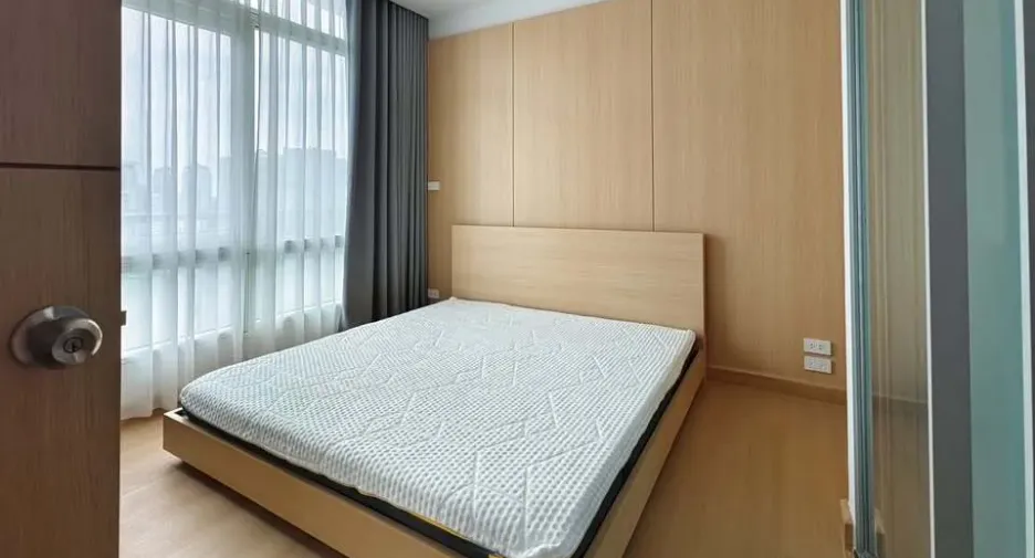 For rent 2 bedrooms condo in Watthana, Bangkok