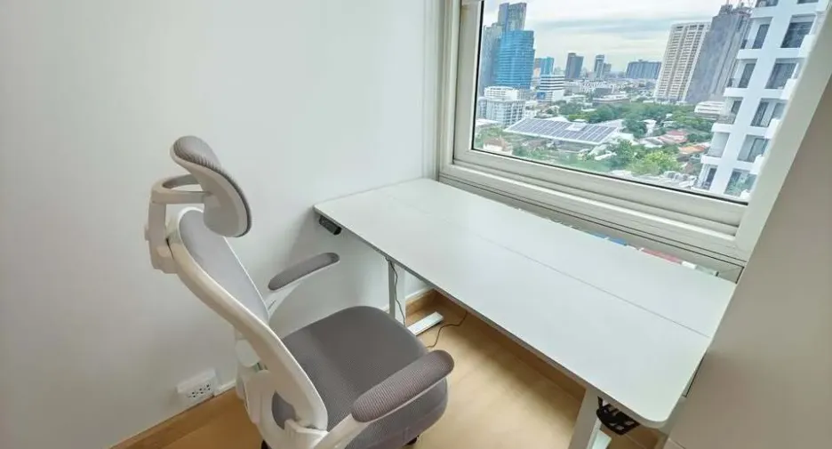 For rent 2 bedrooms condo in Watthana, Bangkok