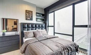 For rent 2 bedrooms condo in Huai Khwang, Bangkok