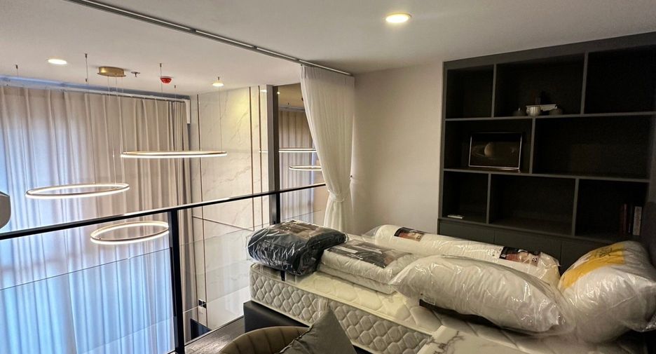 For rent 2 bedrooms condo in Watthana, Bangkok