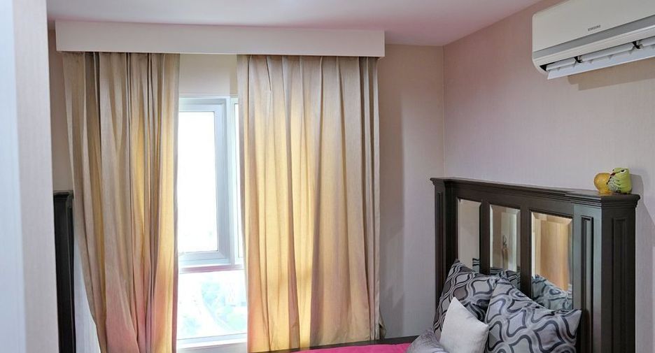 For rent 2 bedrooms condo in Huai Khwang, Bangkok