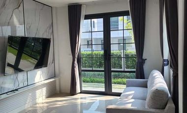 For rent 3 bedrooms townhouse in Bang Phli, Samut Prakan