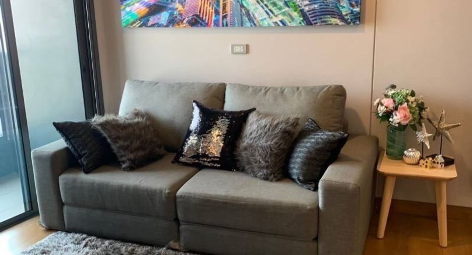 For rent 2 bedrooms condo in Khlong Toei, Bangkok
