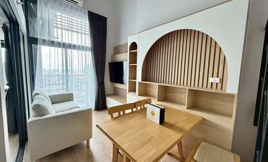 For rent 2 bedrooms condo in Huai Khwang, Bangkok