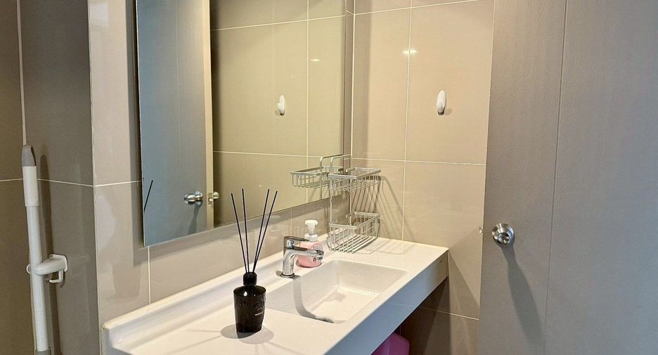 Wohnung zur Miete mit 2 Zimmer in Huai Khwang, Bangkok