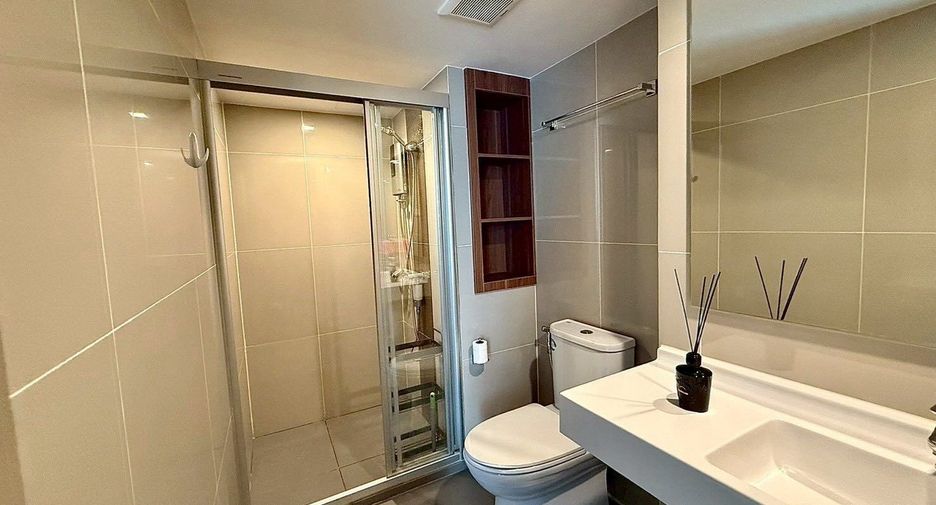Wohnung zur Miete mit 2 Zimmer in Huai Khwang, Bangkok