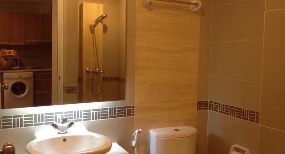 For rent 1 bed condo in Phra Khanong, Bangkok