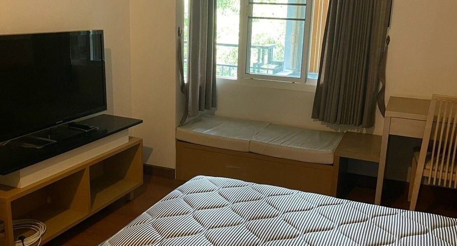 For rent 1 bed condo in Phra Khanong, Bangkok