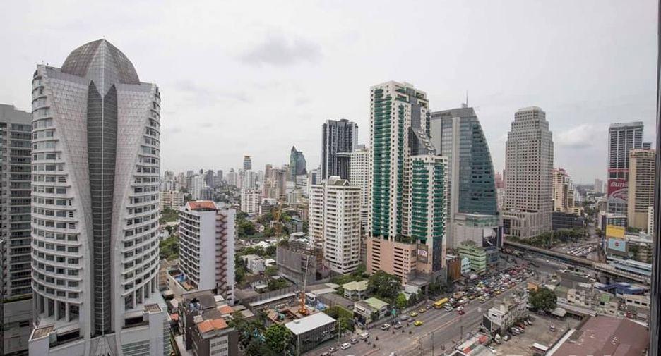 For rent 1 bed condo in Khlong Toei, Bangkok