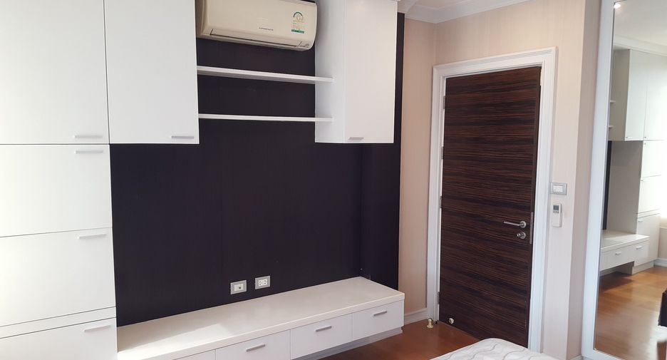 For rent 3 bedrooms condo in Bang Kho Laem, Bangkok