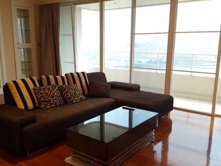 À louer 3 chambres condo à Bang Kho Laem, Bangkok