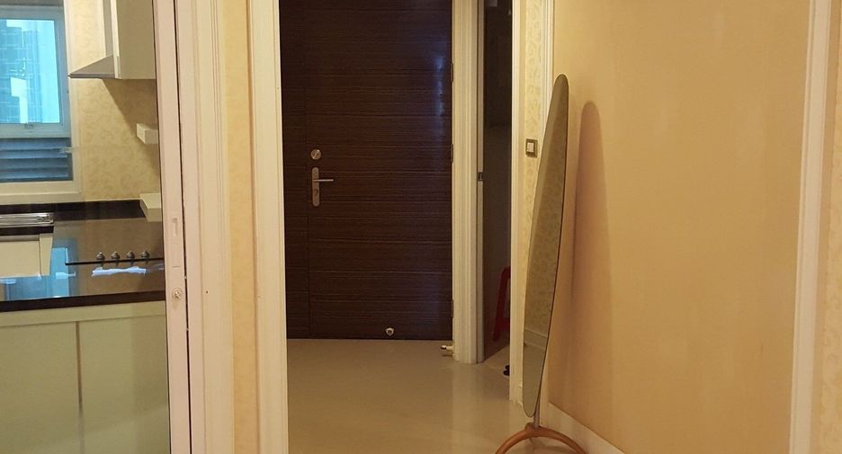 For rent 3 bedrooms condo in Bang Kho Laem, Bangkok