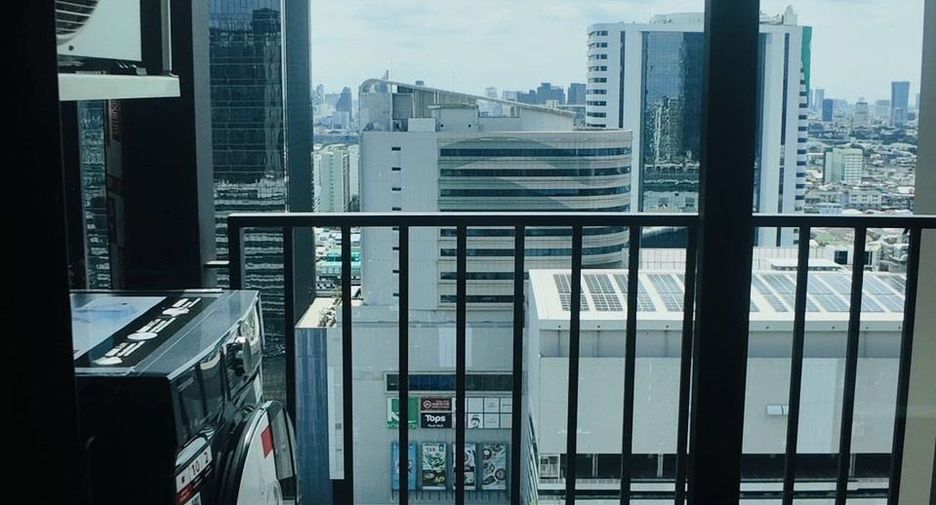 For rent 1 bed condo in Huai Khwang, Bangkok