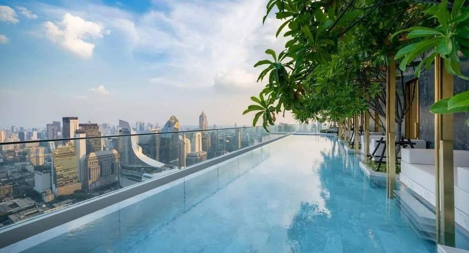 À louer 2 chambres condo à Pathum Wan, Bangkok