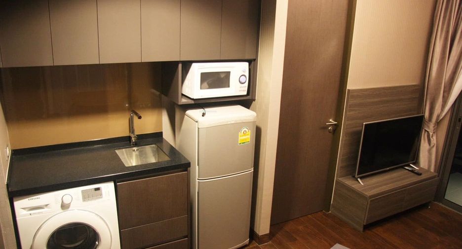 For rent 1 bed condo in Khlong Toei, Bangkok