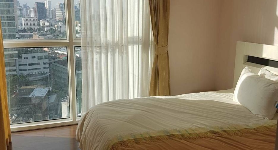 For rent 2 bedrooms condo in Khlong Toei, Bangkok