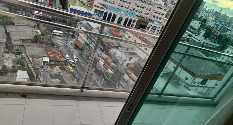 For rent 2 bedrooms condo in Khlong Toei, Bangkok