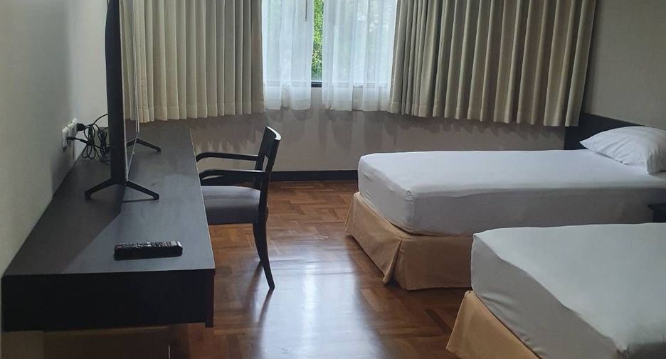 For rent 2 bedrooms condo in Khlong Toei, Bangkok