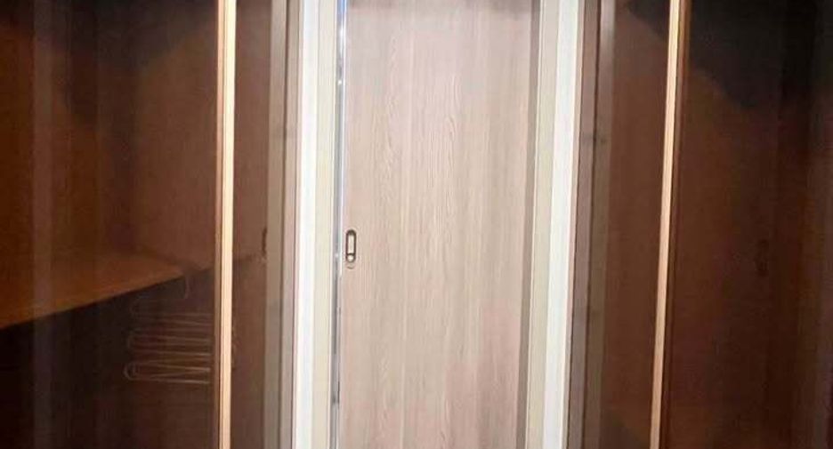 Wohnung zur Miete mit 1 Zimmer in Huai Khwang, Bangkok