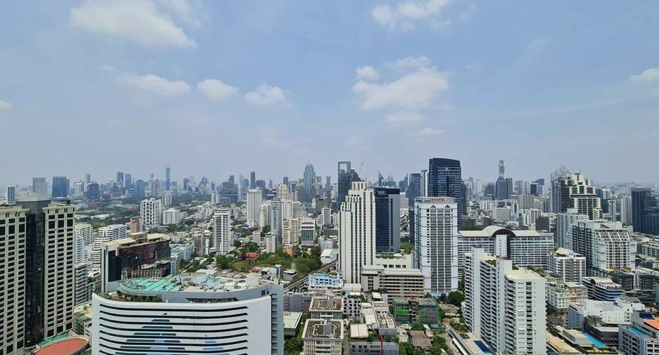 For rent 1 bed condo in Khlong Toei, Bangkok