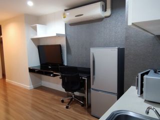 Wohnung zur Miete mit 1 Zimmer in Bang Rak, Bangkok
