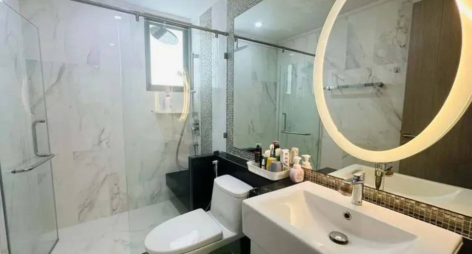 For rent 3 bedrooms apartment in Watthana, Bangkok