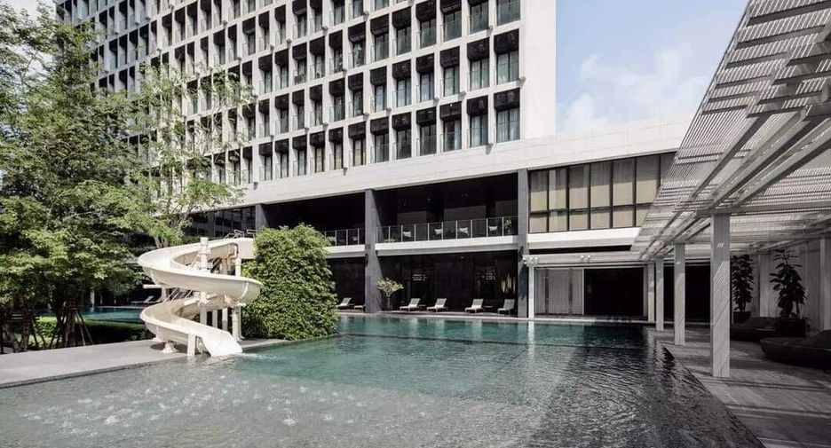 À louer 2 chambres condo à Pathum Wan, Bangkok