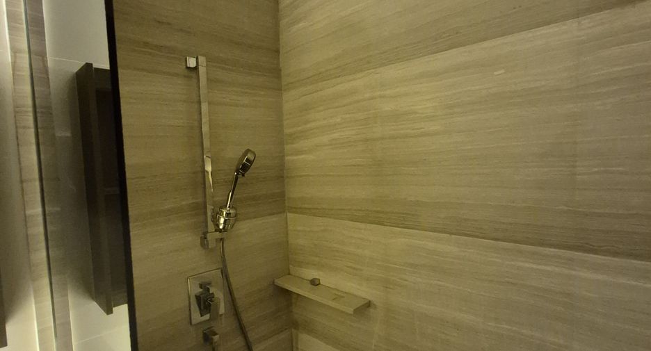 Condo en alquiler de 2 habitaciones en Khlong Toei, Bangkok