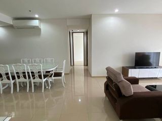 For rent 3 bedrooms condo in Khlong Toei, Bangkok