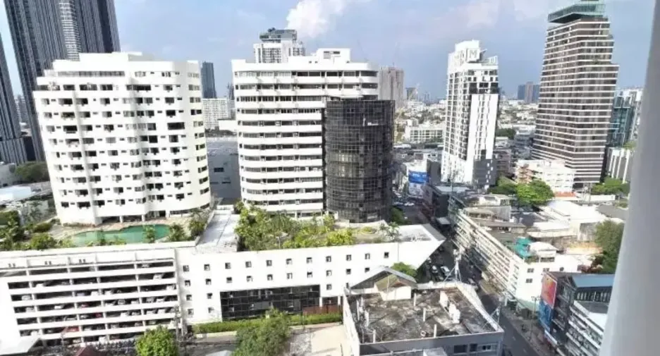 For rent 2 ベッドルーム condo in Watthana, Bangkok