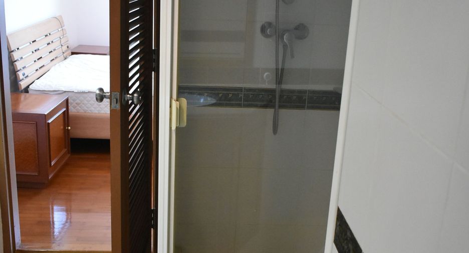 Wohnung zur Miete mit 2 Zimmer in Pathum Wan, Bangkok