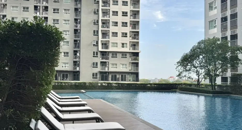 For sale 1 bed condo in Mueang Samut Prakan, Samut Prakan