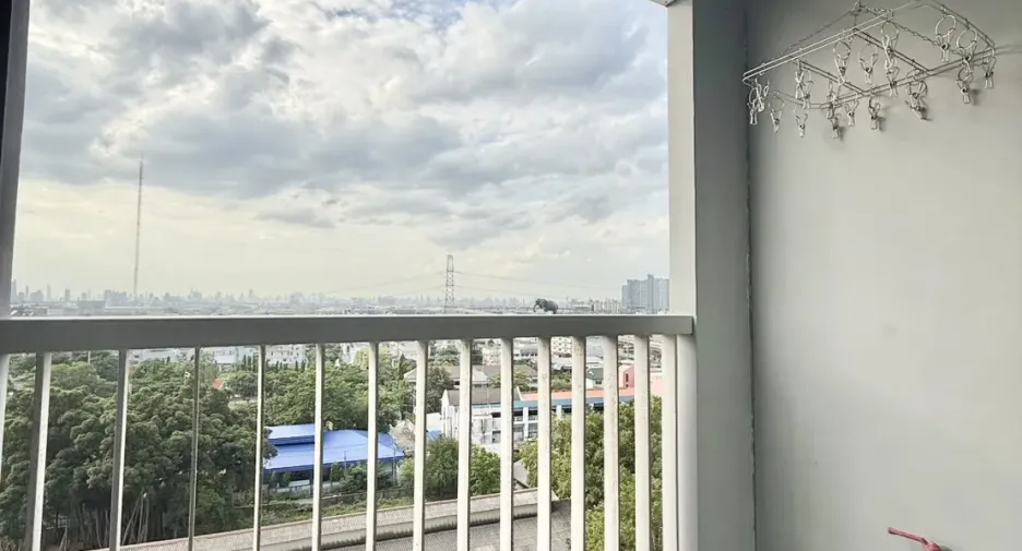 For sale 1 bed condo in Mueang Samut Prakan, Samut Prakan
