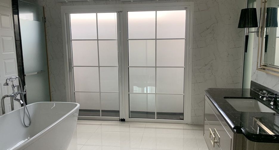 For rent 4 bedrooms house in Bang Phli, Samut Prakan