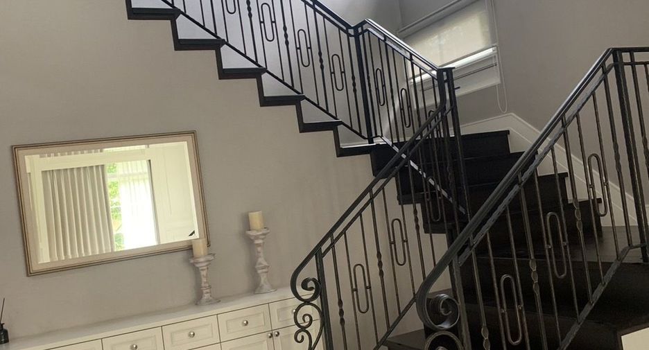 For rent 4 bedrooms house in Bang Phli, Samut Prakan