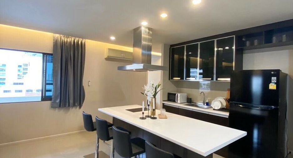 For rent 2 bedrooms condo in Watthana, Bangkok