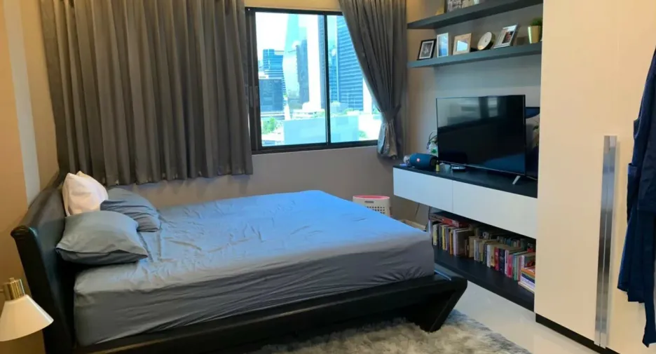 For rent 2 bedrooms condo in Watthana, Bangkok