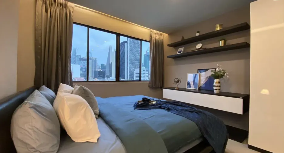 For rent 2 bedrooms condo in Watthana, Bangkok