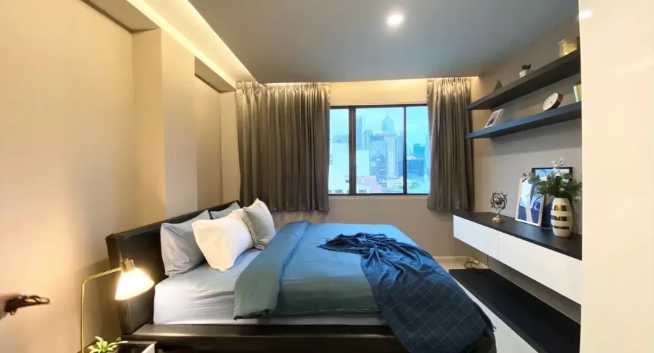 For rent 2 bedrooms condo in Watthana, Bangkok