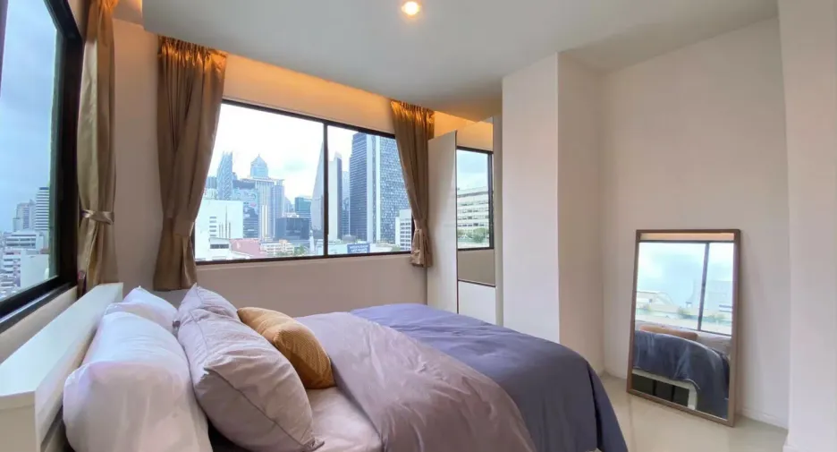 For rent 2 bedrooms condo in Watthana, Bangkok