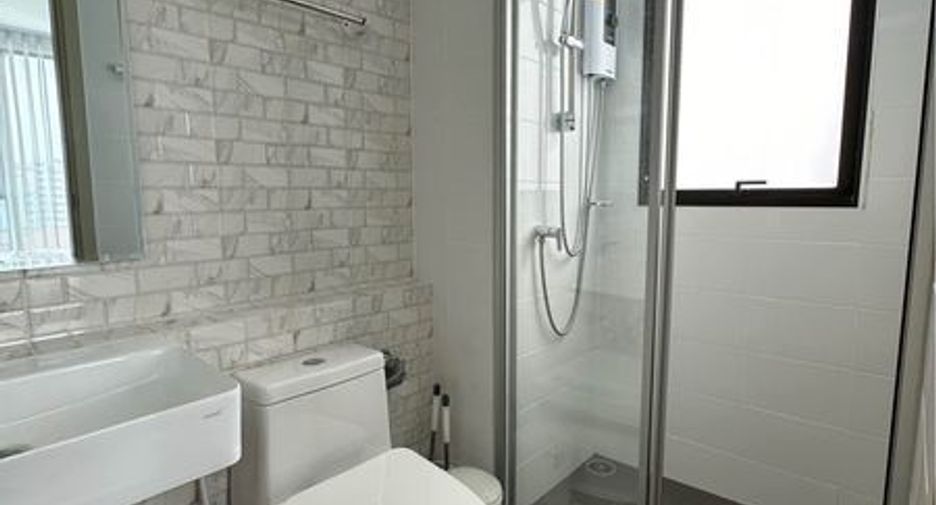 For rent 1 bed condo in Wang Thonglang, Bangkok
