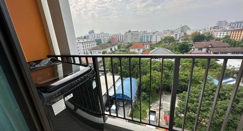 For rent 1 bed condo in Wang Thonglang, Bangkok