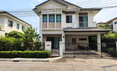 Casa en alquiler de 3 habitaciones en Sai Mai, Bangkok