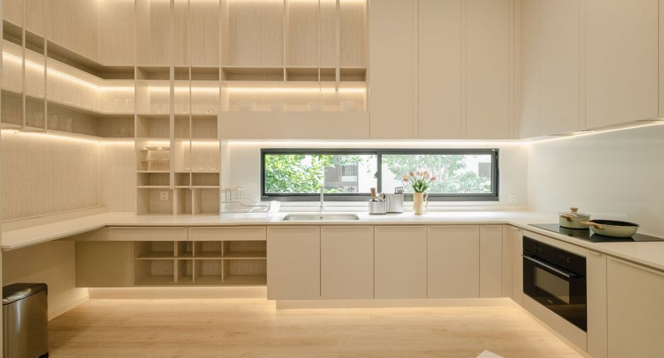 Casa en alquiler de 4 habitaciones en Saphan Sung, Bangkok