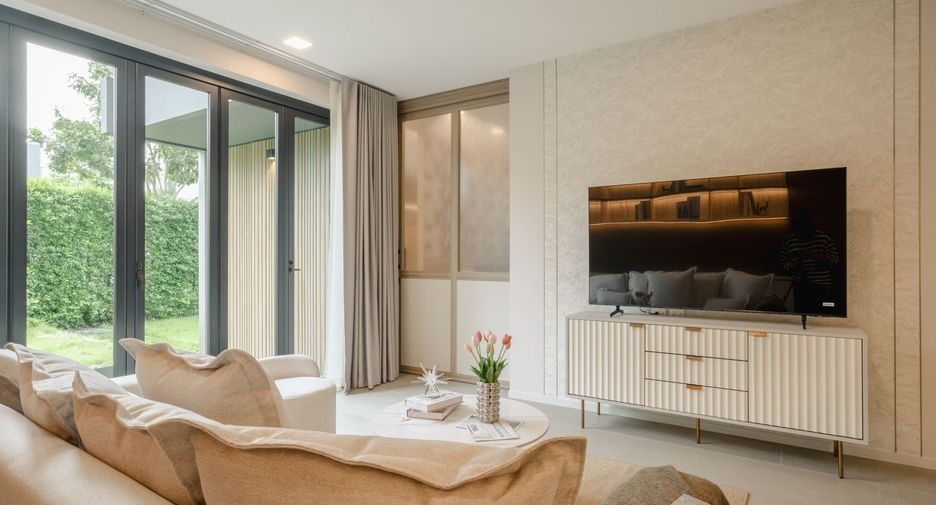 Casa en alquiler de 4 habitaciones en Saphan Sung, Bangkok
