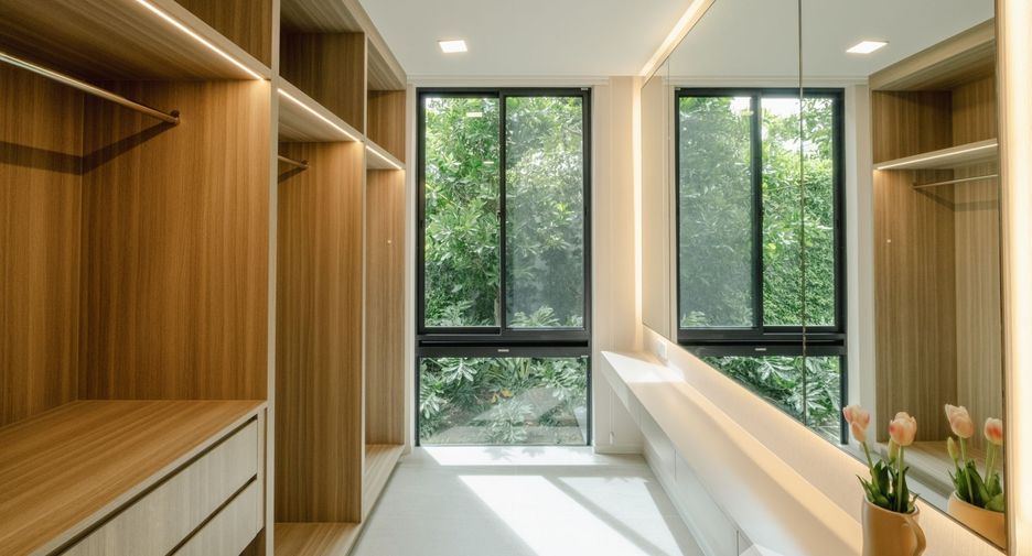 Casa en alquiler de 4 habitaciones en Saphan Sung, Bangkok