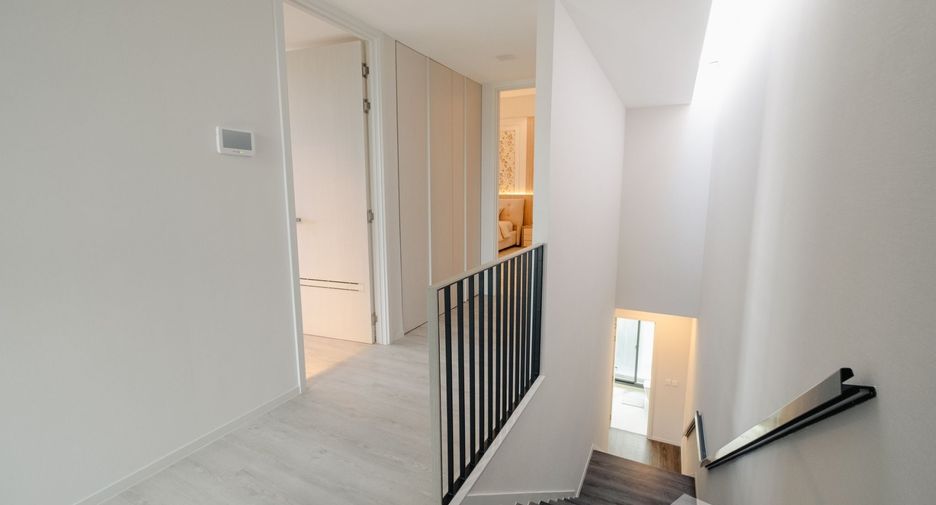 Casa en alquiler de 4 habitaciones en Saphan Sung, Bangkok