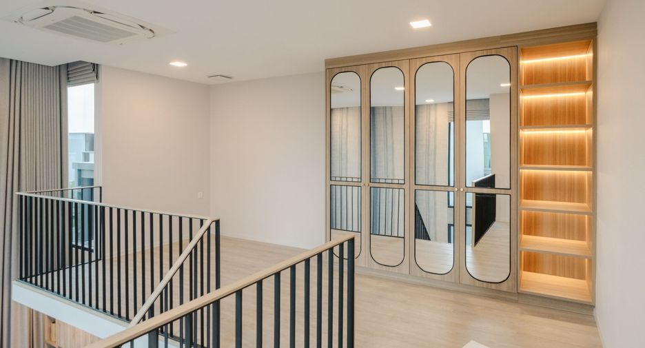 Casa en alquiler de 4 habitaciones en Saphan Sung, Bangkok