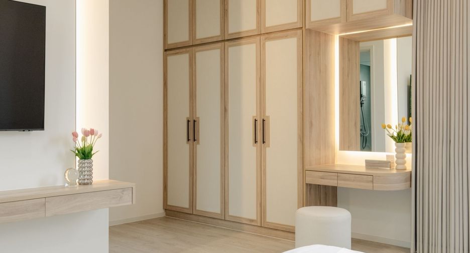 Casa en alquiler de 4 habitaciones en Saphan Sung, Bangkok